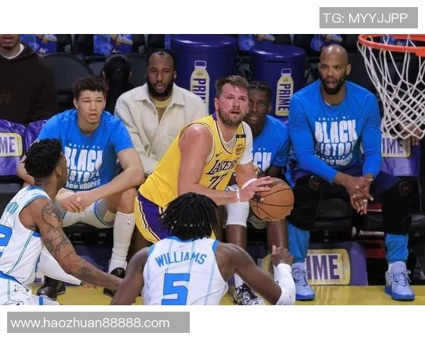 掘金主场球迷提前退场!默里空砍28+11,东契奇三双率湖人上演翻盘奇迹